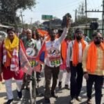 सिंदरी : भाजपा समर्थित महापौर प्रत्याशी संजिव अग्रवाल का डोर-टू-डोर जनसंपर्क अभियान