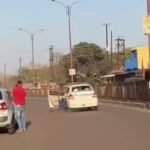 धनबाद : फल विक्रेता को खींचकर चलती कार में 100 मीटर तक घसीटा