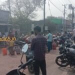 झरिया : LPG गैस सिलेंडर में दाम बढ़ोतरी की खबर सुनते ही गैस एजेंसी मे उपभोक्ता की लगी भीड़