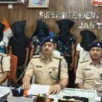 जामताड़ा : पांच शातिर साइबर अपराधी गिरफ्तार, फर्जी मोबाइल सिमकार्ड उपलब्ध कराने वाला युवक भी धराया