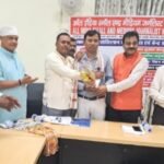 सिंदरी : धनबाद जिला ऑल इंडिया स्मॉल एंड मिडियम जर्नलिस्ट वेलफेयर एसोसिएशन के प्रदेश अध्यक्ष नरेश प्रसाद  का स्वागत