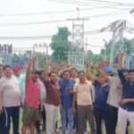 झरिया : बिजली आपूर्ति ठप रहने से फूटा लोगों का गुस्सा, डिगवाडीह बिजली स्टेशन का घेराव कर किया जोरदार प्रदर्शन