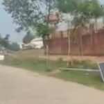 जामताड़ा : नगर भवन मार्ग पर लगाई जा रही सोलर लाइटें उखाड़ी गईं, नगर पंचायत ने कार्रवाई की चेतावनी दी