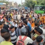 झरिया : उमेश यादव  हत्याकांड से गुस्साए लोगों ने झरिया- धनबाद मुख्य मार्ग किया जाम, पुलिस ने चटकाई लाठियां