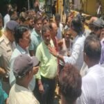 जामताड़ा : अतिक्रमण हटाने पहुंची नगर पंचायत की टीम को स्थानीय लोगों के भारी विरोध का करना पड़ा सामना