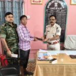 जामताड़ा : पुलिस की बड़ी पहल, 37 गुम मोबाइल बरामद कर लौटाएं, चेहरे पर लौटी मुस्कान